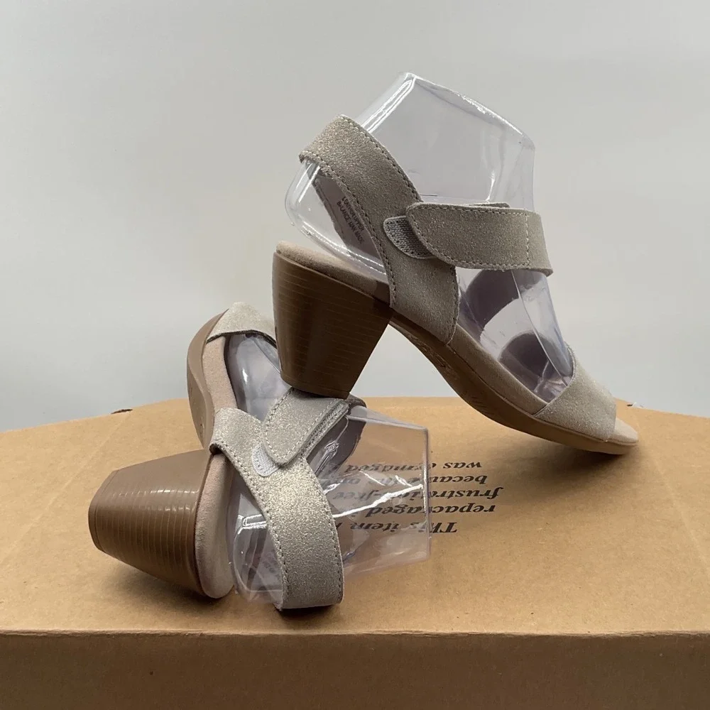 Munro Lucia Silver Metallic Leather Block Heel Sandals M472461 Womens 6M
